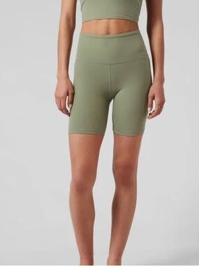 Athleta Ultra High Rise Elation 7” Short in size Medium, Eucalyptus Green